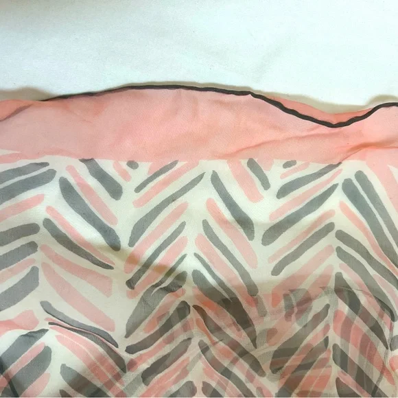 Shear Scarf Pink Gray Print Rectangle Rolled Edge 14"x 42" Unbranded Lightweight - Picture 3 of 6